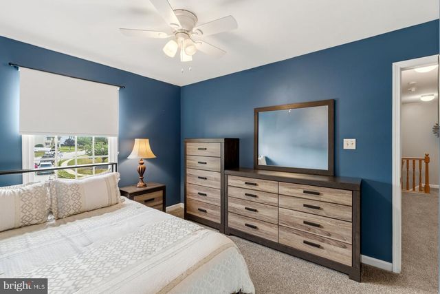 2911 VILLAGE SQUARE DR, Dover, PA 17315
