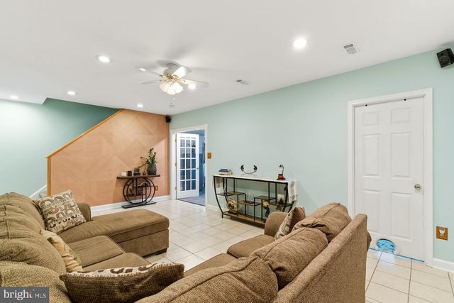 2911 VILLAGE SQUARE DR, Dover, PA 17315