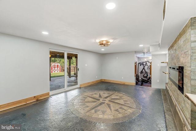 2911 VILLAGE SQUARE DR, Dover, PA 17315