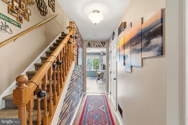 2911 VILLAGE SQUARE DR, Dover, PA 17315