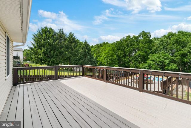 2911 VILLAGE SQUARE DR, Dover, PA 17315