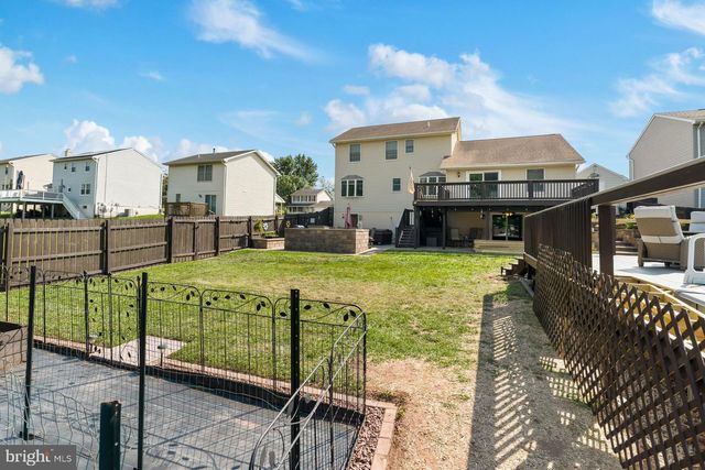 2911 VILLAGE SQUARE DR, Dover, PA 17315