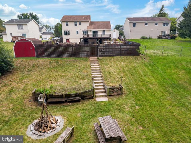 2911 VILLAGE SQUARE DR, Dover, PA 17315