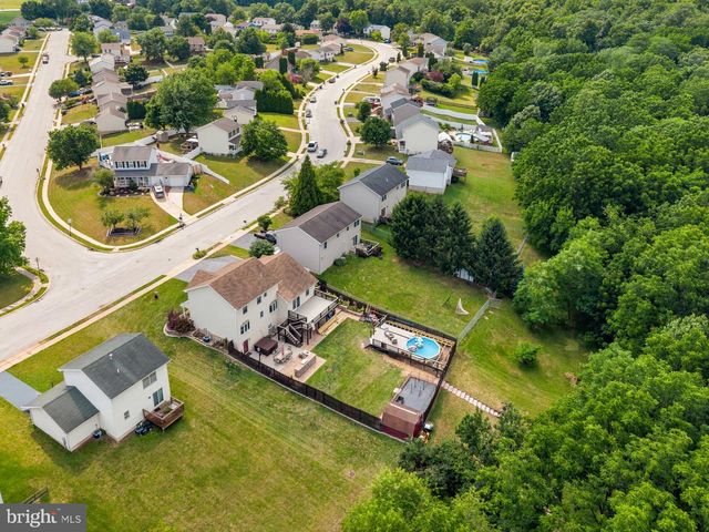 2911 VILLAGE SQUARE DR, Dover, PA 17315