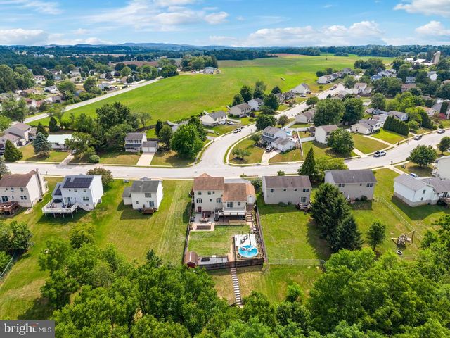 2911 VILLAGE SQUARE DR, Dover, PA 17315