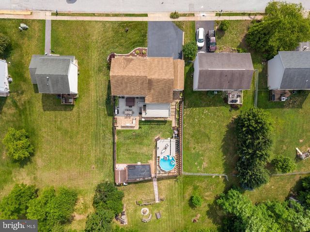 2911 VILLAGE SQUARE DR, Dover, PA 17315