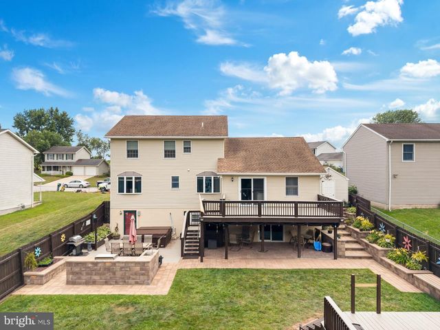 2911 VILLAGE SQUARE DR, Dover, PA 17315