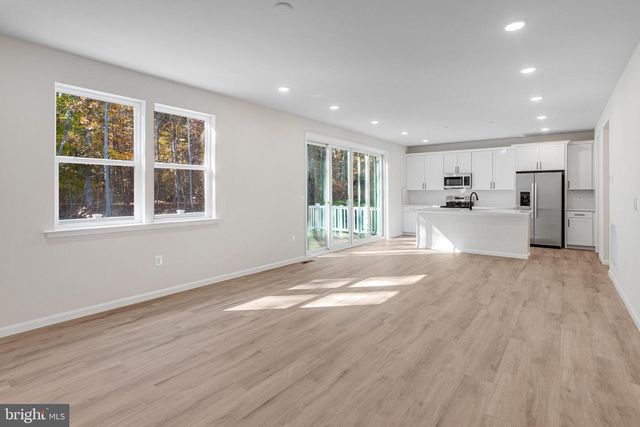 2812 WHITE TAIL DR, Locust Grove, VA 22508