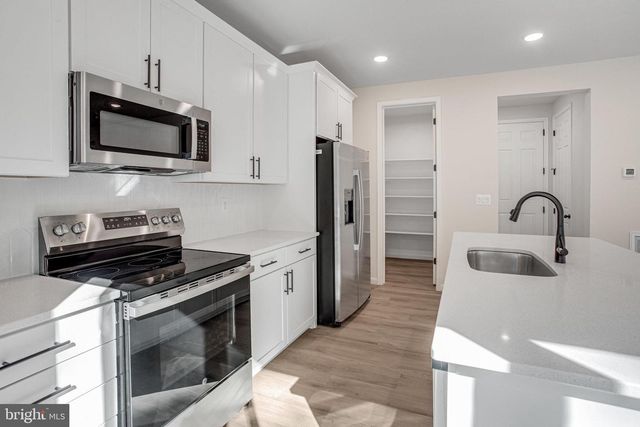 2812 WHITE TAIL DR, Locust Grove, VA 22508