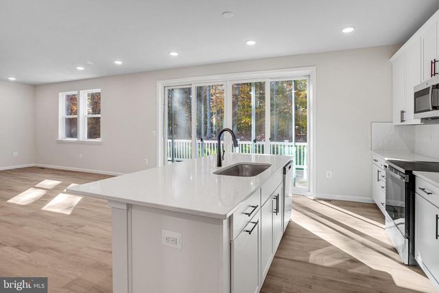 2812 WHITE TAIL DR, Locust Grove, VA 22508