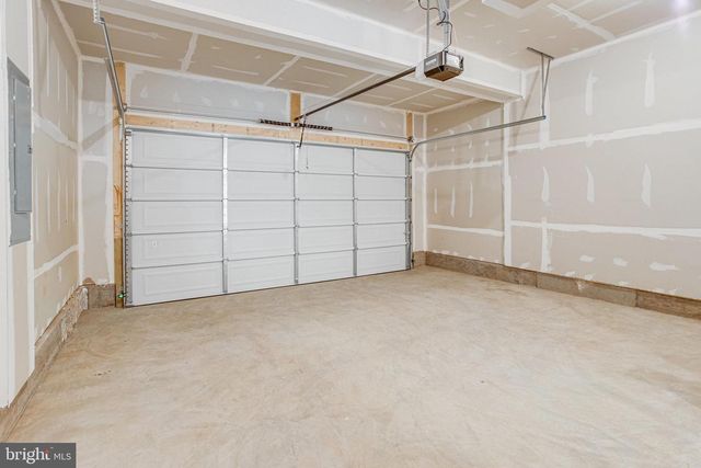 2812 WHITE TAIL DR, Locust Grove, VA 22508