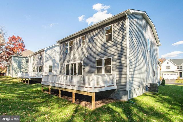 2812 WHITE TAIL DR, Locust Grove, VA 22508