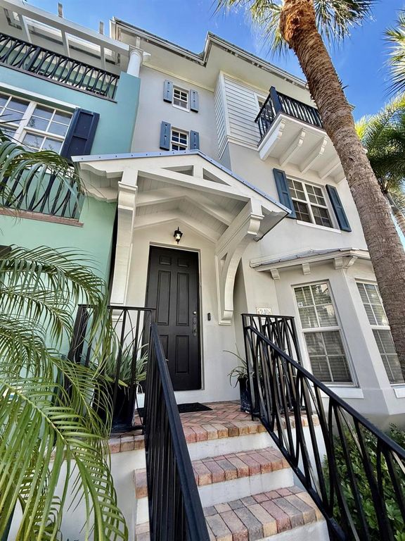 349 E Mallory Circle, Delray Beach, FL 33483