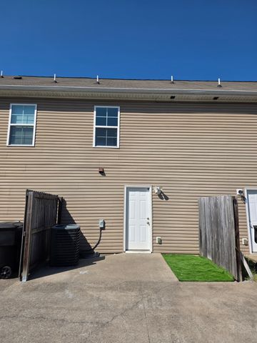 1262 Macedonia Dr, Murfreesboro, TN 37130
