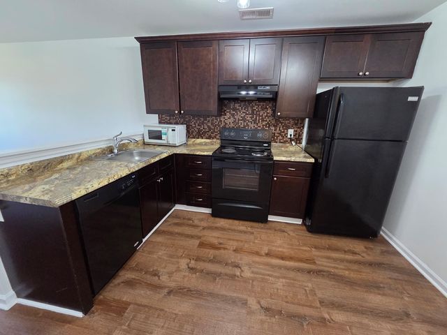 1262 Macedonia Dr, Murfreesboro, TN 37130