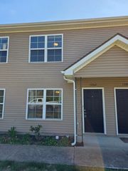 1262 Macedonia Dr, Murfreesboro, TN 37130