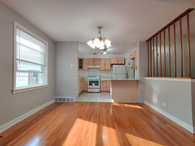 724 Florence Avenue 2, Evanston, IL 60202
