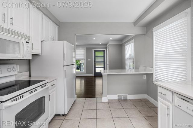 609 N Connecticut Avenue, Royal Oak, MI 48067