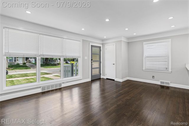 609 N Connecticut Avenue, Royal Oak, MI 48067