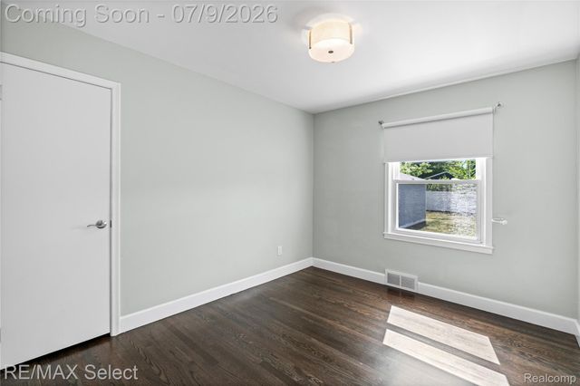 609 N Connecticut Avenue, Royal Oak, MI 48067