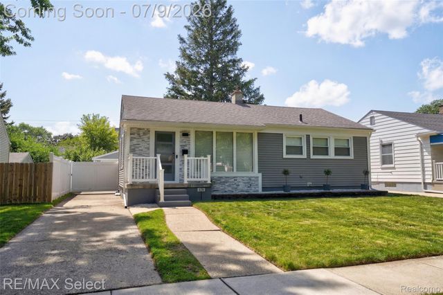 609 N Connecticut Avenue, Royal Oak, MI 48067