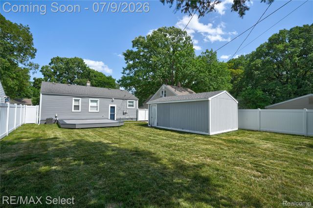 609 N Connecticut Avenue, Royal Oak, MI 48067