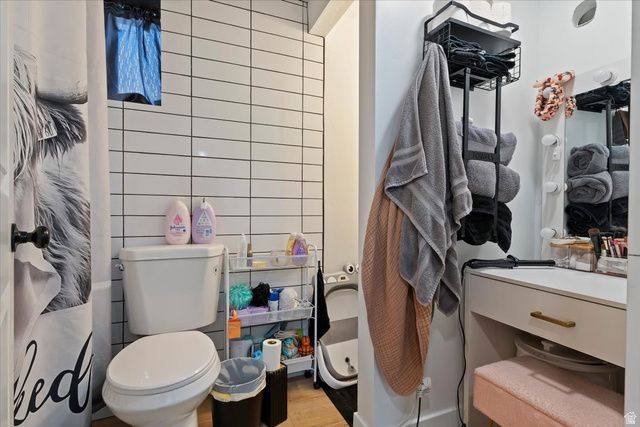 4374 S FERNWOOD DR, Taylorsville, UT 84123