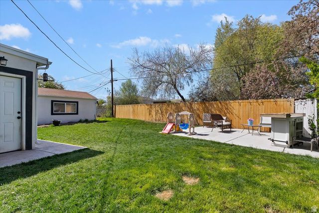 4374 S FERNWOOD DR, Taylorsville, UT 84123