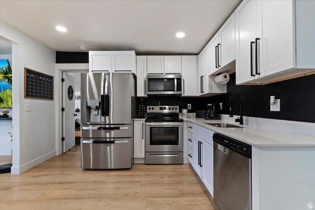 4374 S FERNWOOD DR, Taylorsville, UT 84123