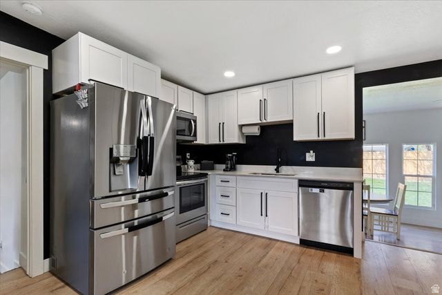 4374 S FERNWOOD DR, Taylorsville, UT 84123