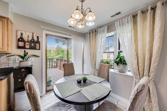 738 Hapsfield Lane 7A2, Buffalo Grove, IL 60089