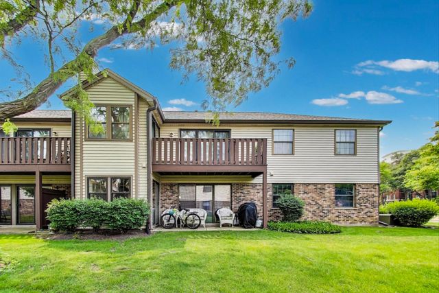 738 Hapsfield Lane 7A2, Buffalo Grove, IL 60089