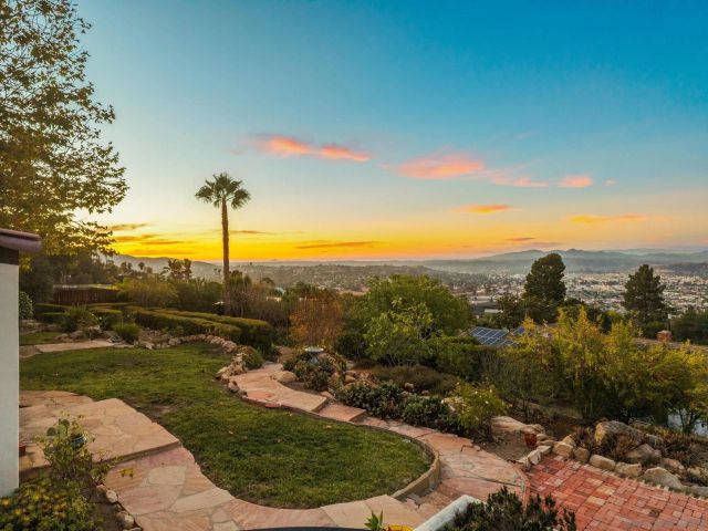 10260 Fuerte, La Mesa, CA 91941