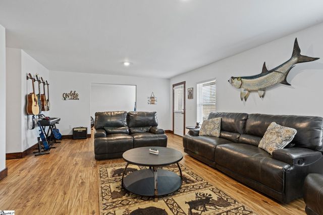 202 Rushing Waters Drive, Inman, SC 29349