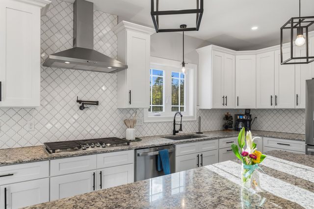31 Cortland Avenue, Weare, NH 03281