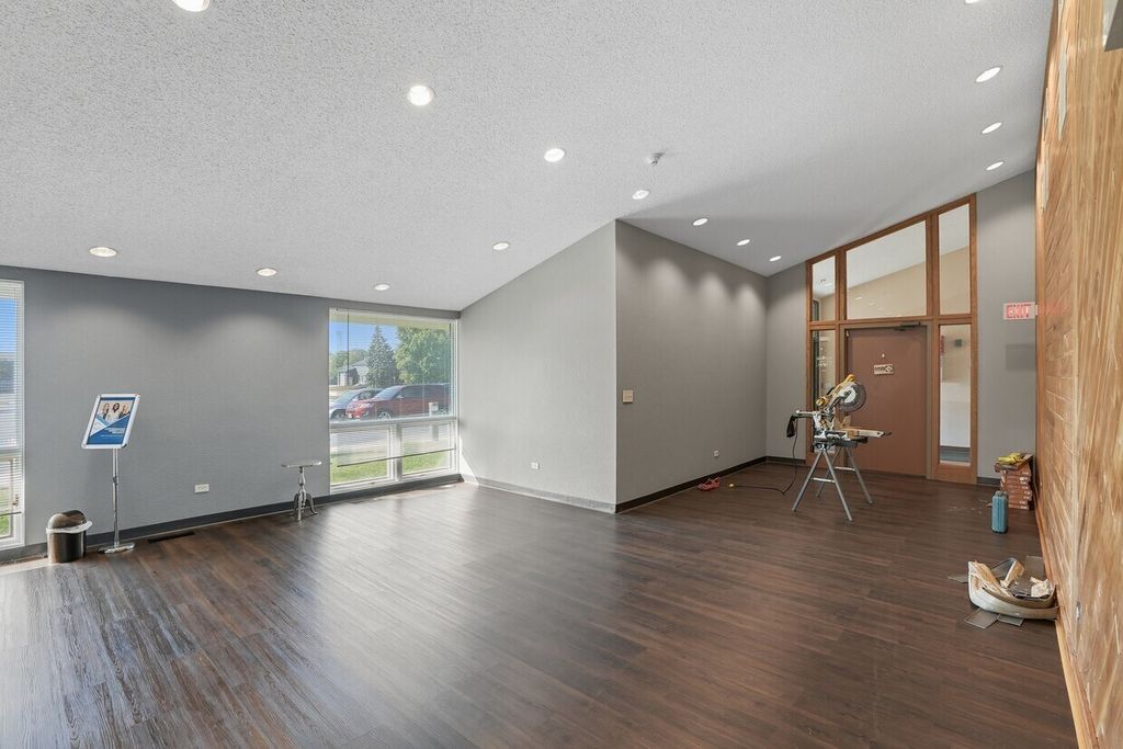 2450 Glenwood Avenue, Joliet, IL 60435 — photo 5