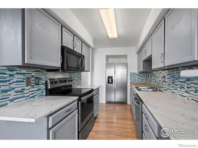 546 Ridgeview Drive, Louisville, CO 80027