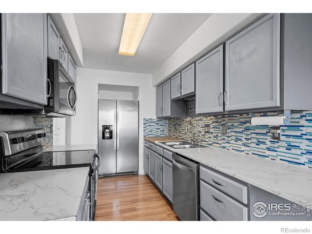 546 Ridgeview Drive, Louisville, CO 80027