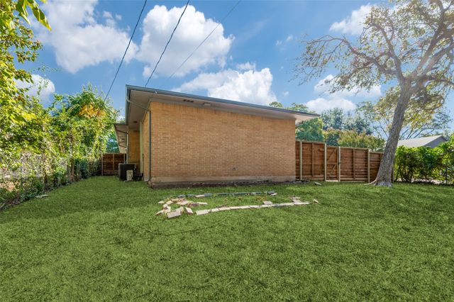 121 S Cavender Street, Dallas, TX 75211