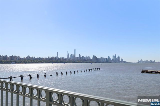 116 The Promenade, Edgewater, NJ 07020