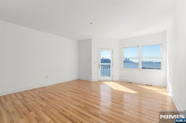 116 The Promenade, Edgewater, NJ 07020