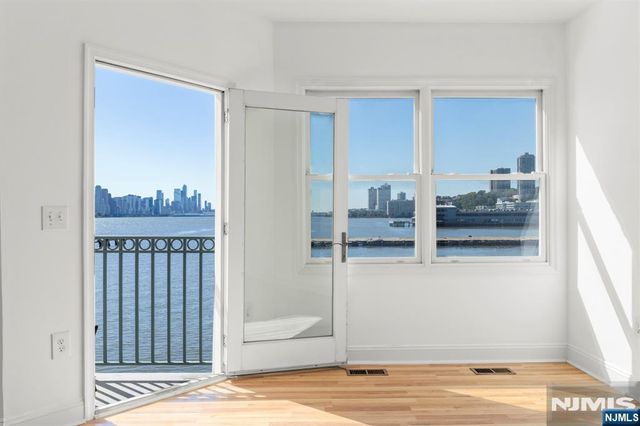 116 The Promenade, Edgewater, NJ 07020
