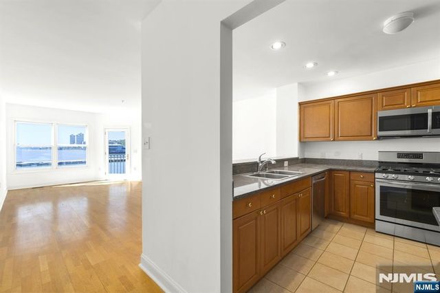 116 The Promenade, Edgewater, NJ 07020