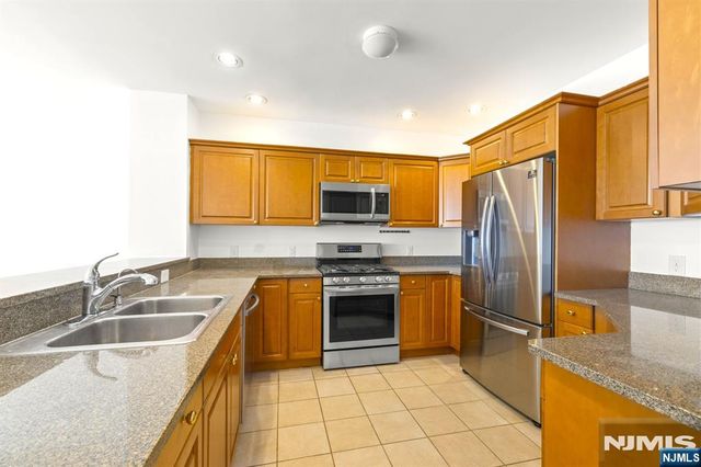 116 The Promenade, Edgewater, NJ 07020