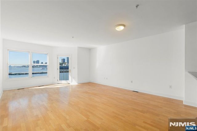 116 The Promenade, Edgewater, NJ 07020