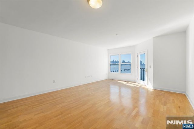 116 The Promenade, Edgewater, NJ 07020