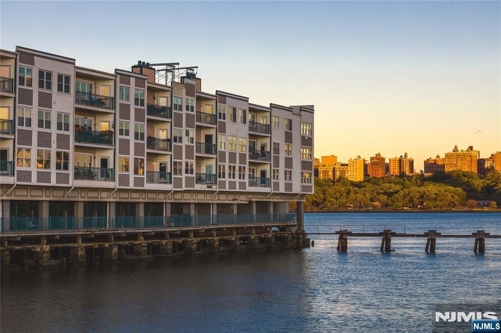 116 The Promenade, Edgewater, NJ 07020
