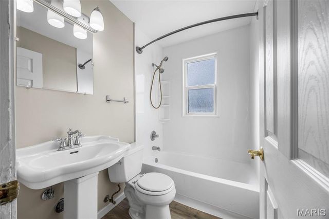 569 Highland Ridge Drive, Ballwin, MO 63011