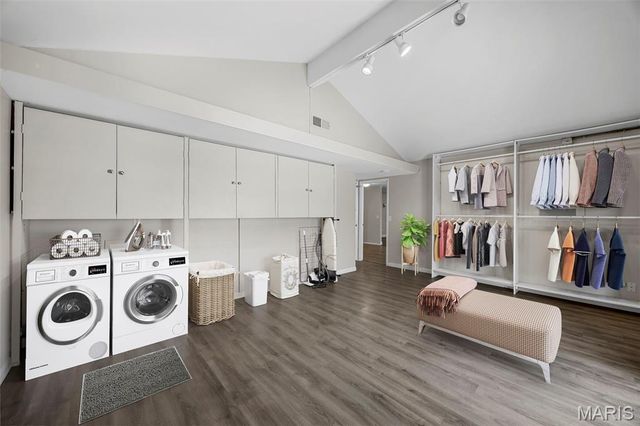 569 Highland Ridge Drive, Ballwin, MO 63011