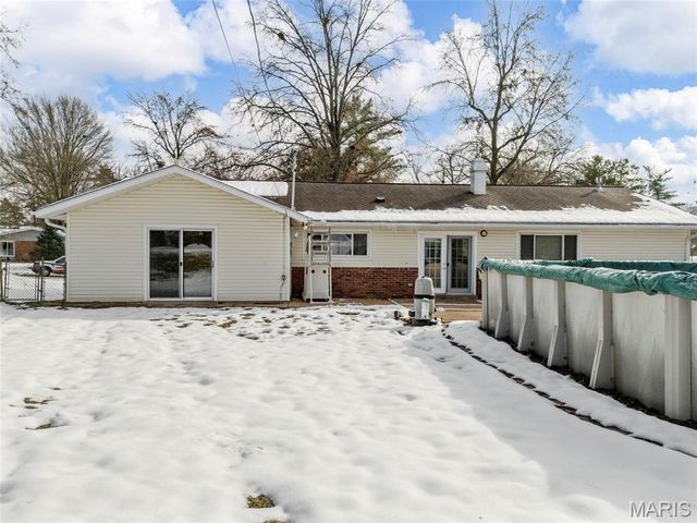 569 Highland Ridge Drive, Ballwin, MO 63011